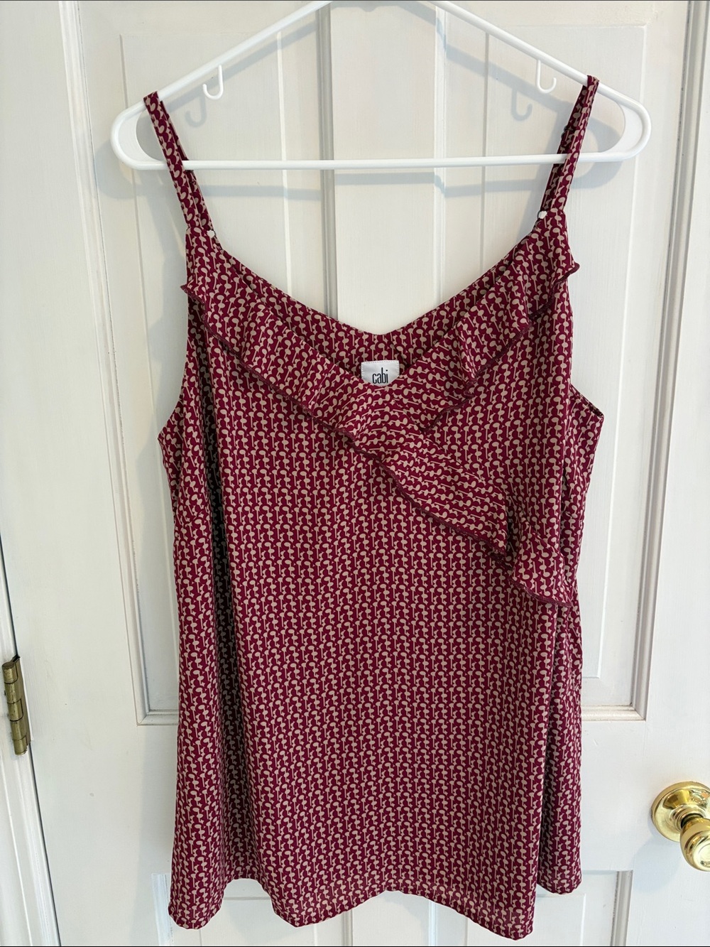 CAbi Burgundy and cream Ruffle Camisole top size large like new